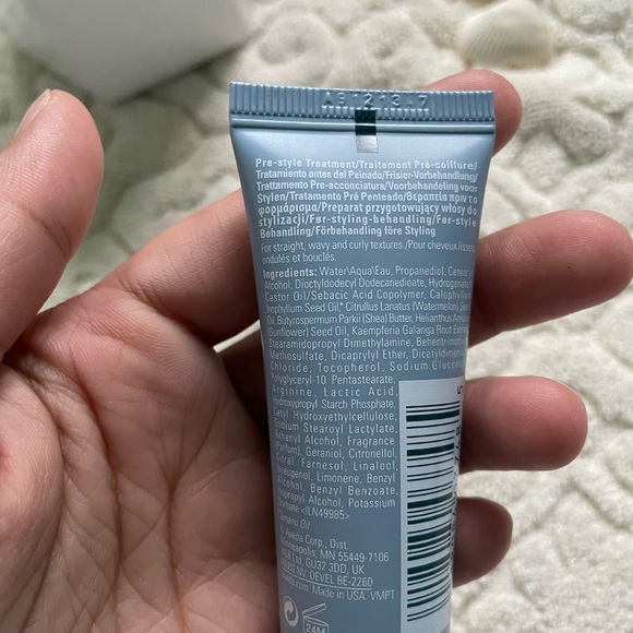 Bundle of mini skincare/ hair products - Picture 6 of 7